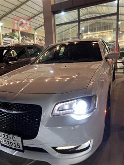 کرایسلەر 300